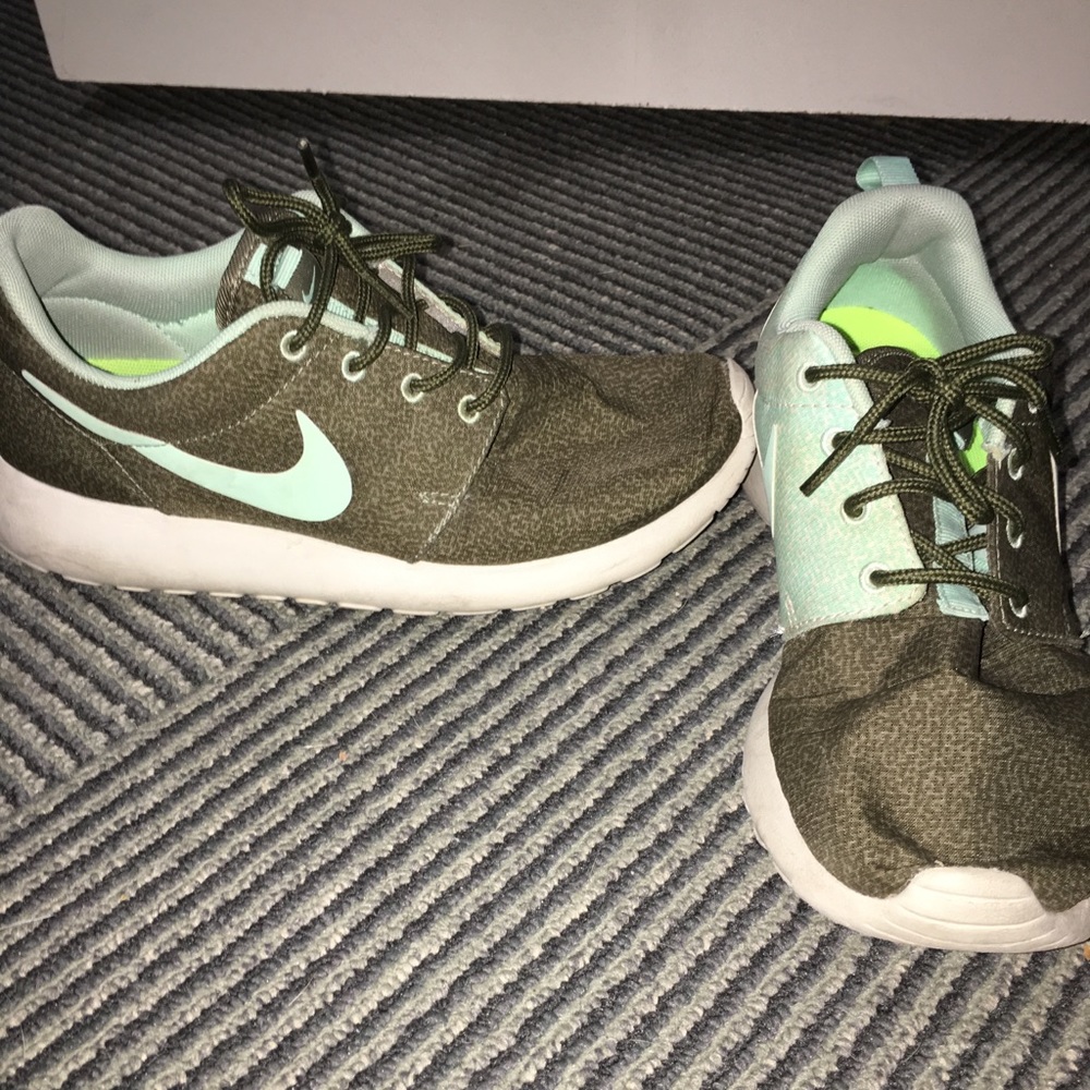 Army green and teal NIKE roshes